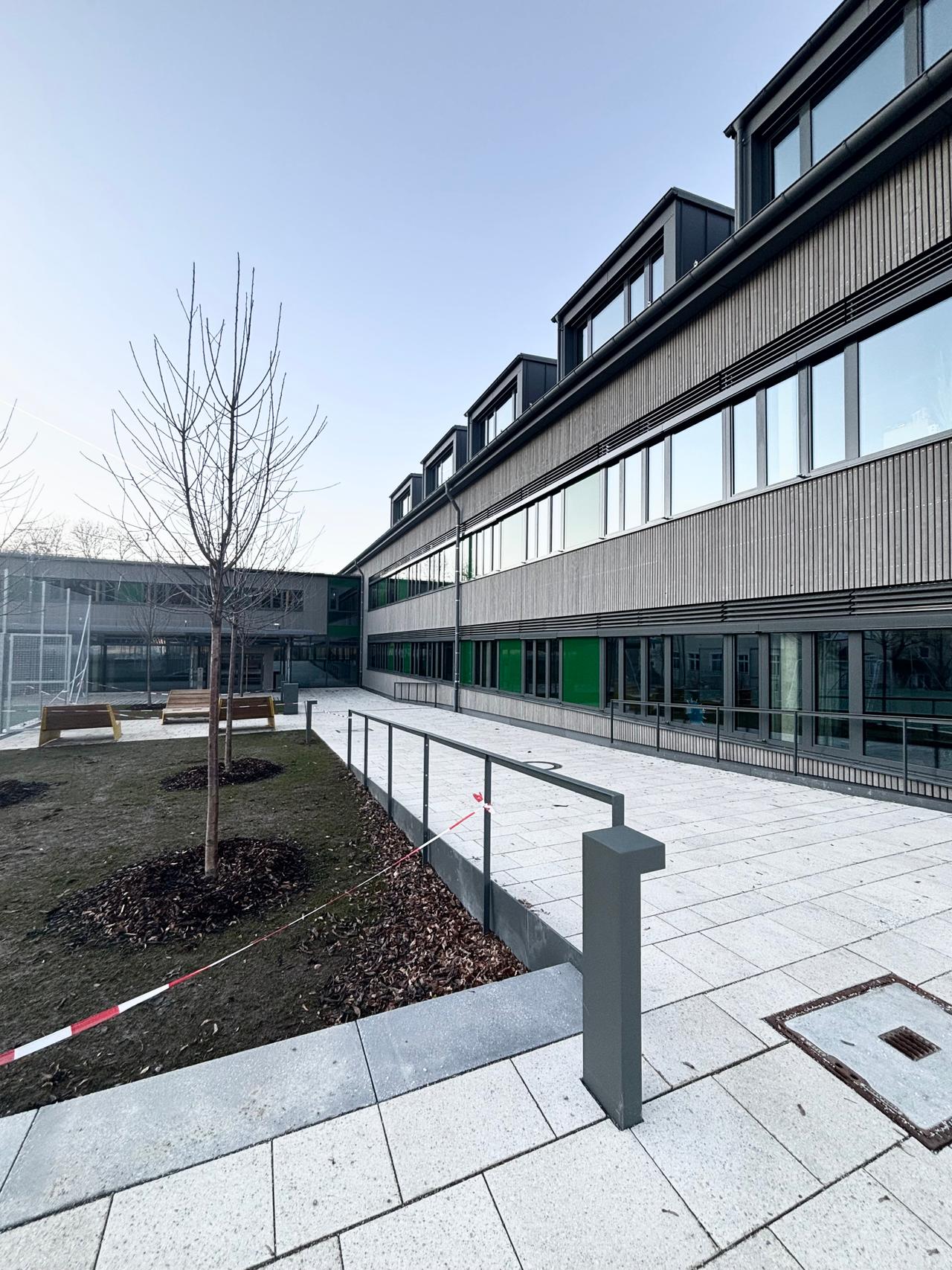 Gebäude Renate-Schimmer-Wottrich-Campus | Schloss Zinneberg